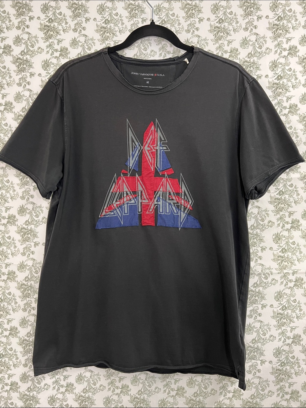 RARE John Varvatos x Def Leppard Union Jack Patchwork Graphic Tee Shirt M.
